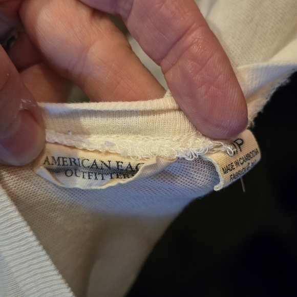 American Eagle Outfitters white long sleeved "FRESH" logo lightweight top szSP - Picture 6 of 7